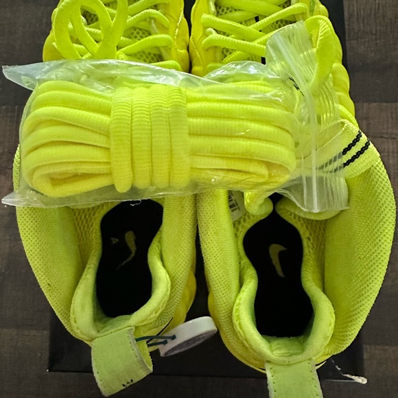 Nike 2014 volt Foamposite pro Sneakers - Picture 3 of 7
